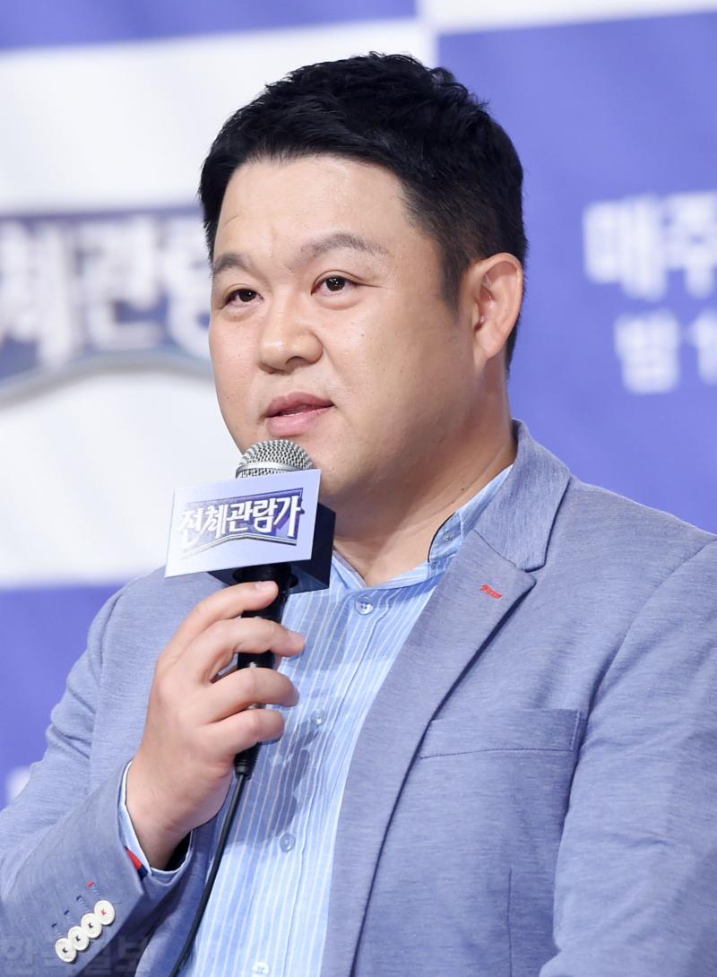 김구라가 20일 오전 서울 영등포 타임스퀘어 아모리스홀에서 진행된 JTBC 예능프로그램 ‘전체관람가’ 제작발표회에 참석해 이야기를 나누고 있다.