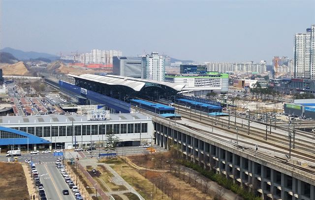 천안시와 아산시가 시내버스 공동운영 구역으로 지정예정인 KTX 천안아산역.