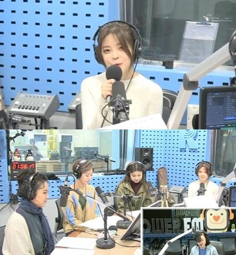 혜이니가 풋풋한 분위기를 과시했다. SBS 파워FM 캡처