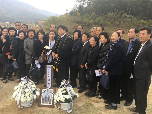 2일 충남 서천군 판교교회에서 열린 독립운동가 고석주 선생 추념식에 참석한 기념사업추진위 관계자와 주민들. 서천군 제공