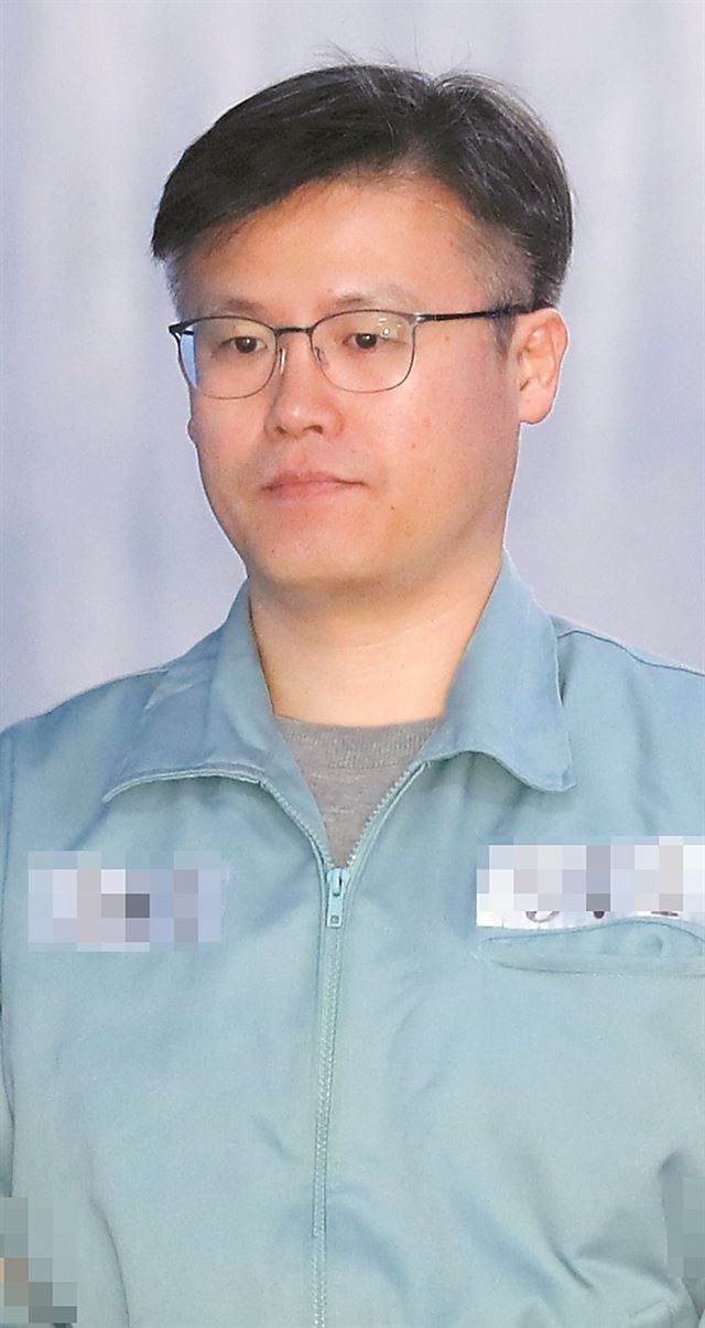 최순실씨에게 청와대 기밀 문건을 유출한 혐의로 1심에서 징역1년6월을 선고받은 정호성 전 청와대 부속비서관. 연합뉴스