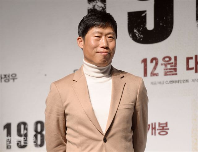 배우 유해진이 22일 오전 서울 강남구 신사동 CGV압구정에서 열린 영화 '1987' 제작보고회에 참석해 포토타임을 가지고 있다. 최지이 인턴기자