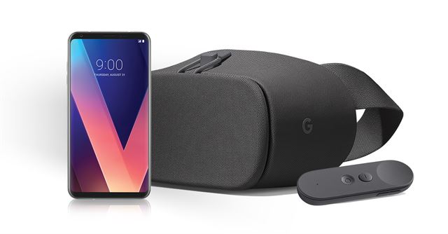 LG V30와 구글의 VR기기 데이드림 뷰. LG전자 제공