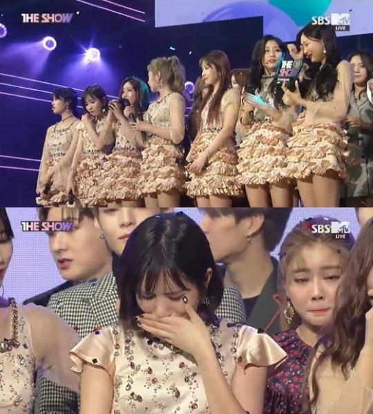 러블리즈가 신곡 '종소리'로 1위에 올랐다. SBS MTV '더 쇼' 캡처