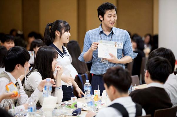 청소년들이 삼성전자 임직원과 만나 진로에 대한 조언을 듣은 ‘꿈멘토링’