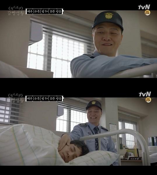 정웅인이 이규형을 대견해 하는 모습이 훈훈함을 자아냈다. tvN 캡처