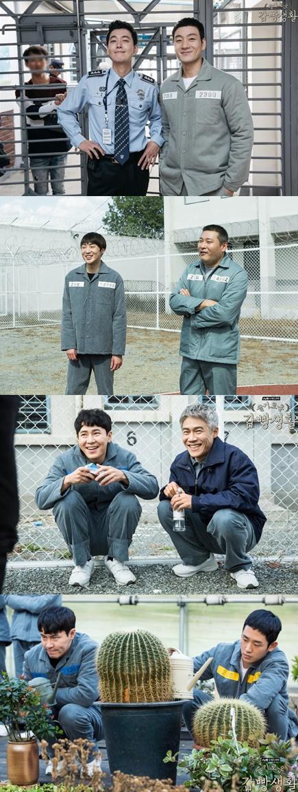 '슬기로운 감빵생활'이 남남커플 케미스트리로 화제를 모으고 있다. tvN 제공