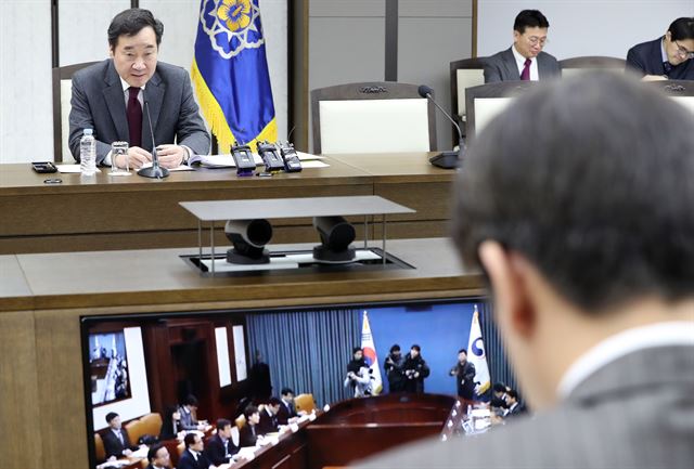 11일 오전 정부세종청사에서 열린 국정현안점검조정회의에서 이낙연 총리가 발언하고 있다. 세종=연합뉴스