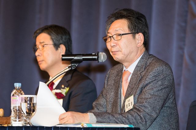 장호성 한국대학교육협의회 회장이 30일 서울 양재동 더케이호텔에서 2018년 정기 총회를 주재하고 있다. 뉴스1