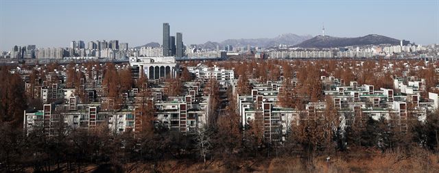 재건축이 추진되고 있는 서울 서초구 반포주공1단지 전경. 연합뉴스