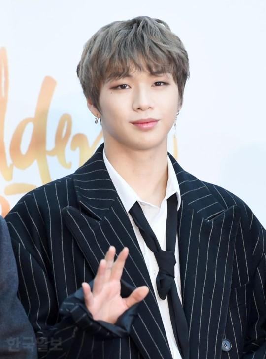 강다니엘 측이 육지담과의 열애설을 부인했다. 한국일보닷컴DB