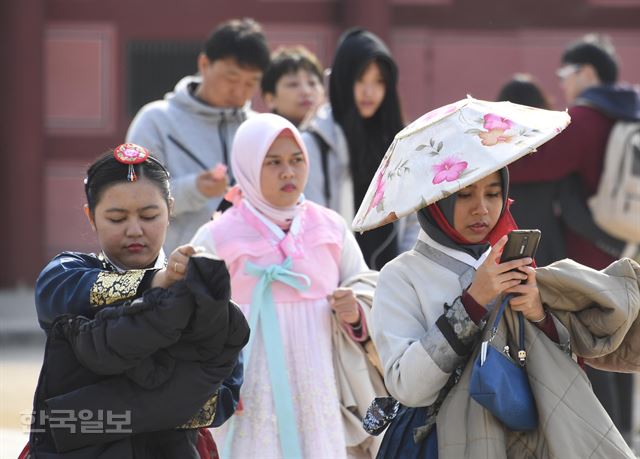 [저작권 한국일보] 설 연휴 경복궁