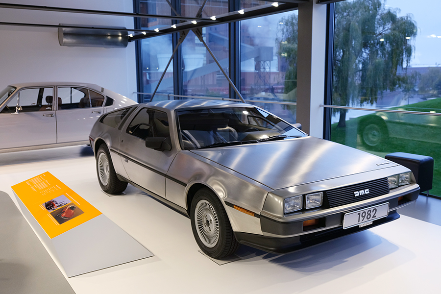 DeLorean_DMC-12 (1)