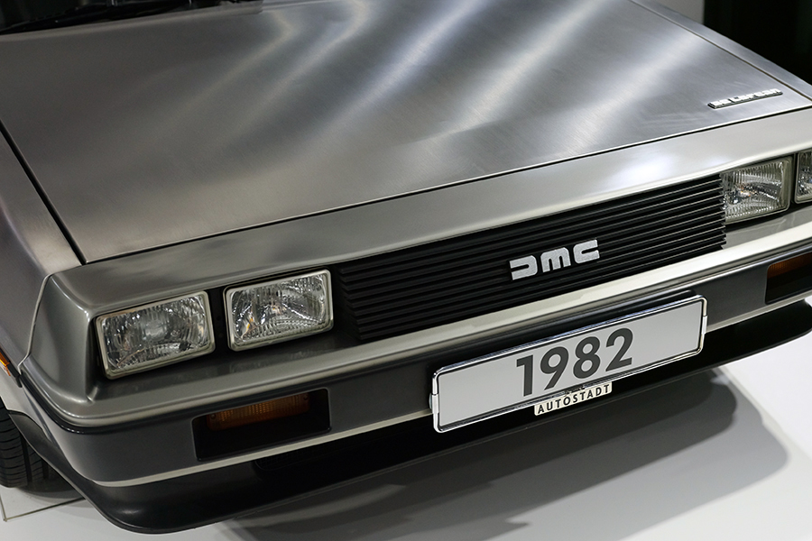 DeLorean_DMC-12 (2)