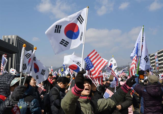 [저작권 한국일보] 1일 오후 광화문 일대에서 열린 3.1절국민대회