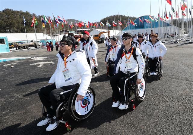 3일 2018 평창동계패럴림픽에 참가하는 대한민국 아이스하키 선수들이 평창선수촌에 입촌하고 있다. 연합뉴스