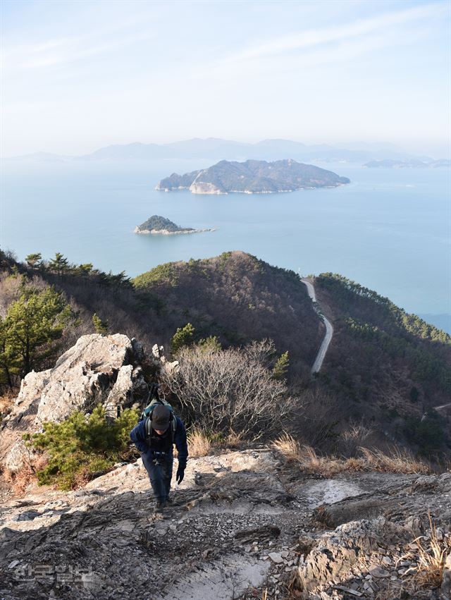 160m를 거저 올라 온 셈인데도 시작부터 쉽지 않다.