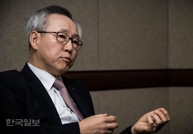 이흥모 금융결제원장은 “신기술이 지급결제 시장 진화를 추동하고 있지만, 금융의 본질인 신뢰를 담보할 수 있는 중개기관의 역할은 소멸되지 않을 것”이라고 말했다. 류효진 기자