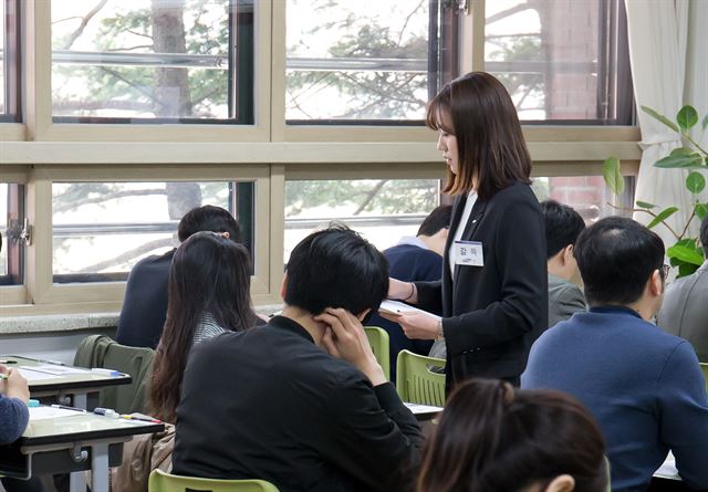 15일 오전 서울 강남구 단국대 부속 고등학교 고사장에서 삼성 직무적성검사(GSAT) 치러지고 있다. 삼성전자 제공