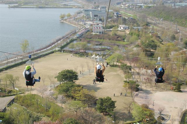 경기 의왕시 자연학습공원에 들어선 의왕스카이레일. 의왕시 제공