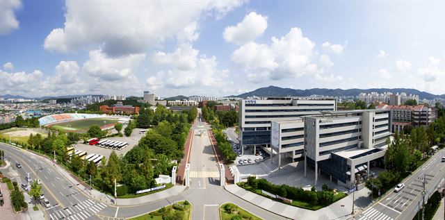 한남대는 한국기업평판연구소에서 실시한 대학교 브랜드 평판 분석 및 지역 언론사 여론조사 등에서대전ㆍ충청 1등 사립대학에 올랐다. 한남대 제공.