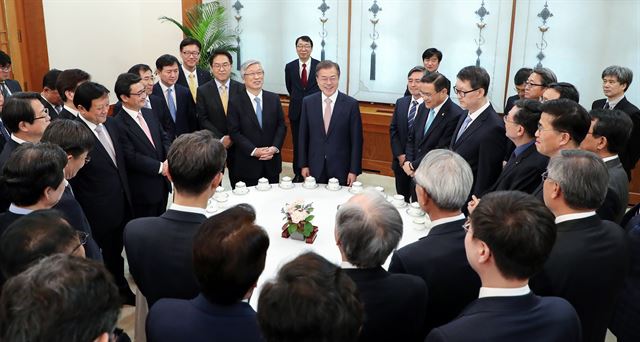 19일 청와대에서 열린 문재인 대통령과 언론사 사장단 오찬 간담회. 고영권 기자