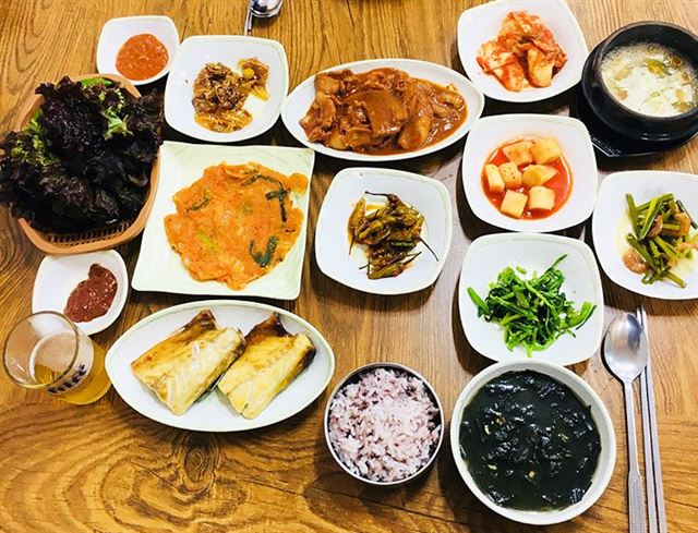 현재 막 신장개업한 듯 보이나 할망의 내공은 금세 들킨다. 맛으로! @yang_mun_gyoung