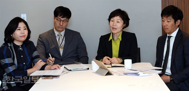 이현혜 한국양성평등진흥원 교수, 김룡 한샘 법무부서 이사, 이미경 한국성폭력상담소장, 이세연 법무법인 충정 변호사(왼쪽부터)가 지난달 17일 서울 컨퍼런스 하우스 달개비에서 진행된 좌담회에서 애프터 미투 과제와 관련해 이야기하고 있다. 배우한 기자