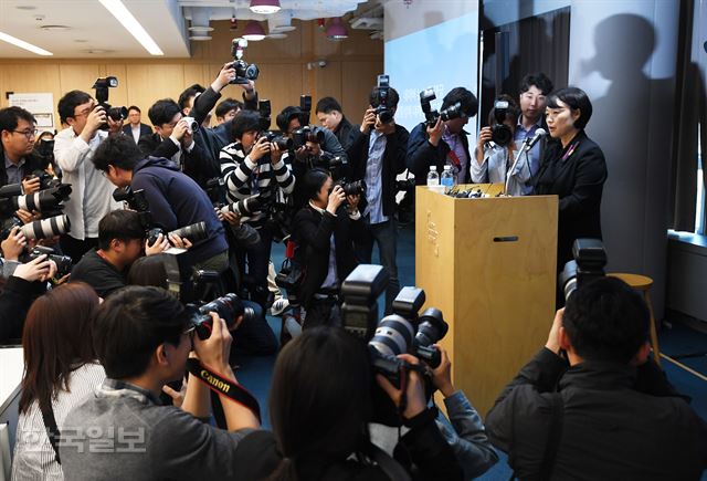 한성숙 네이버 대표이사가 9일 오전 서울 강남구 역삼동 네이버파트너스퀘어에서 네이버 뉴스 및 댓글 개선 관련 기자 간담회을 진행하고 있다. 홍인기 기자