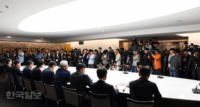 김상조 공정거래위원장이 10일 오전 서울 남대문로 대한상공회의소 체임버 라운지에서 열린 정책간담회에서 발언하고 있다. 배우한 기자