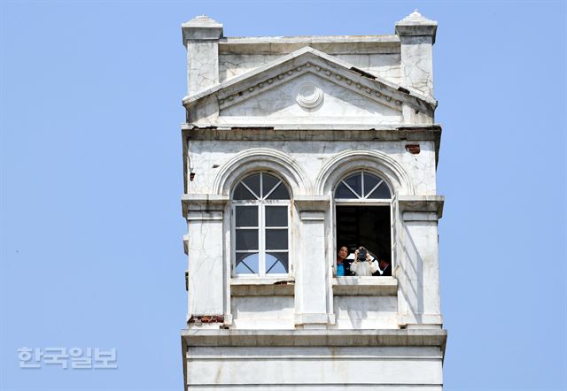 덕수궁 돌담길을 따라 걸으며 1900년대 초 근대 정동의 정취를 느낄 수 있는 역사·문화축제 '정동야행' 개막을 하루 앞둔 10일 언론에 공개된 서울 중구 구러시아공사관 풍경.배우한 기자