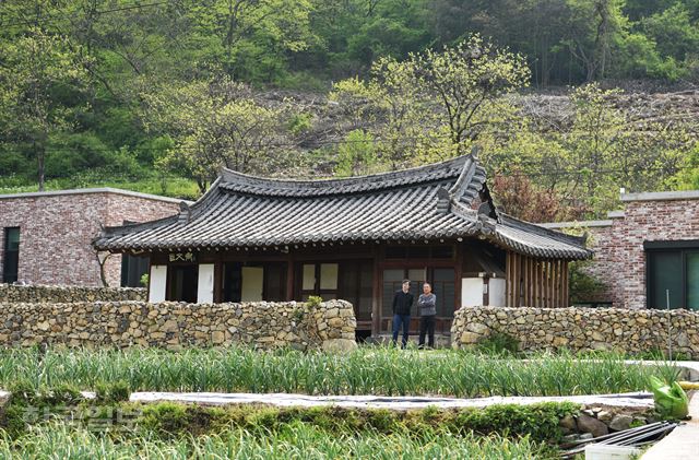 김용택 시인이 평생을 살아 온 진메마을 집.