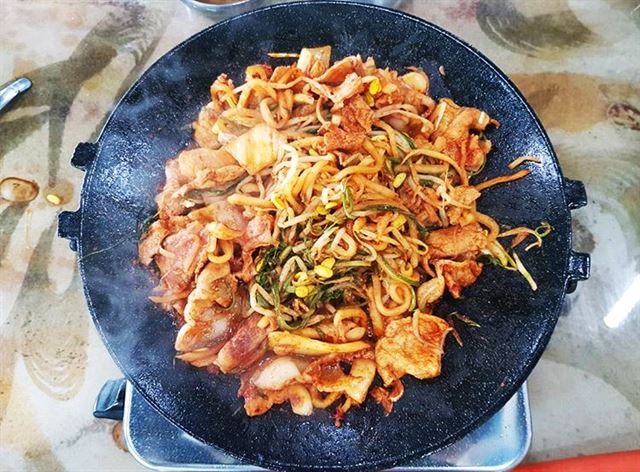 용이식당의 두루치기는 10명 중 9명이 맛있다고 할 그런 맛이다. @fly_3hyun