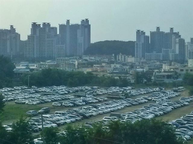 지난해 7월 말 포항국제불빛축제 당시 임시주차장으로 활용된 옛 미 캠프리비부대 부지 전경. 포항시 제공