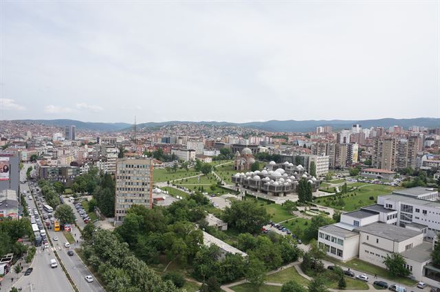 마더 테레사 성당의 옥상에서 내려다 본 코소보의 수도 프리슈티나의 전경. 양진하 기자