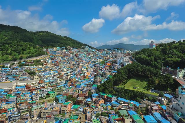 부산 감천문화마을 전경. 부산 사하구 제공