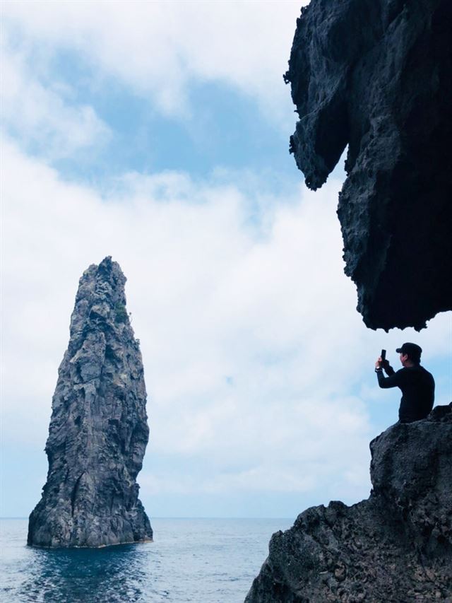 천부리 앞바다 삼선암.