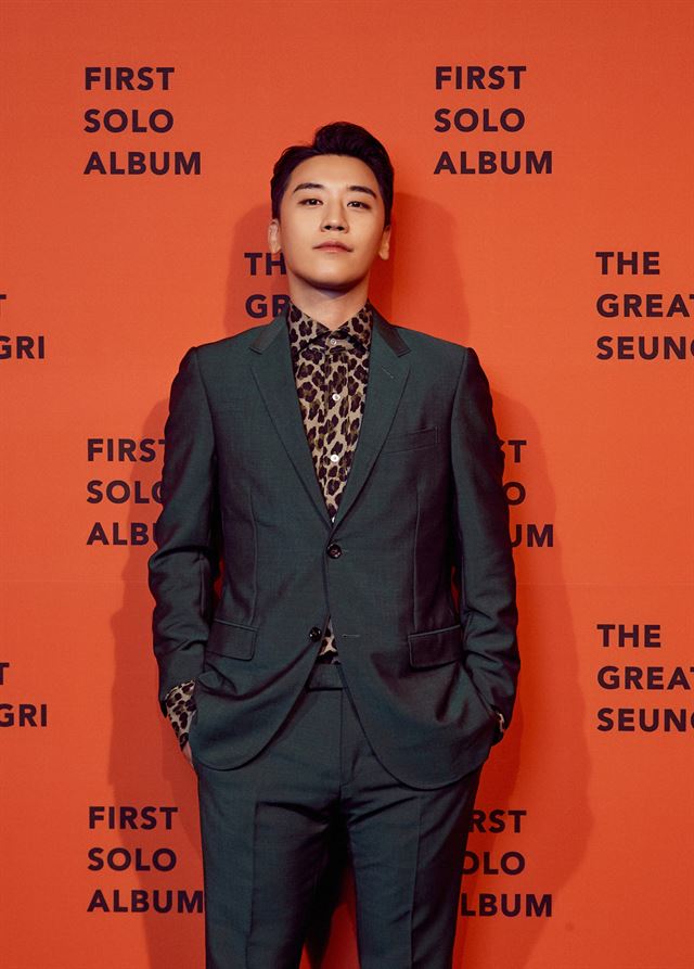 첫 솔로 정규앨범 ‘THE GREAT SEUNGRI’를 내놓은 빅뱅의 막내 승리. "대중들이 허전함을 느끼지 않게끔 빅뱅의 공백기간을 메우고 싶다"고 말했다. YG엔터테인먼트 제공