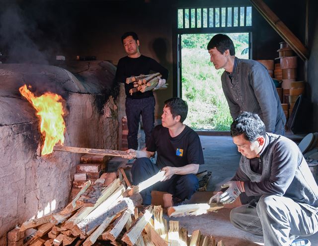 강진청자박물관 주관으로 전통화목가마 고려청자 불지피기 행사가 24일 열린다. 강진군 제공