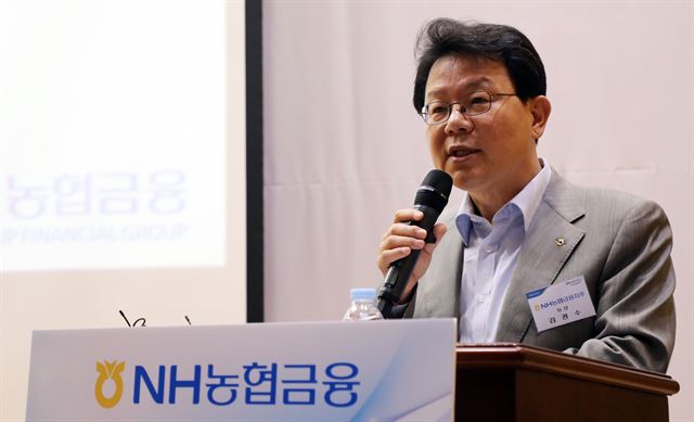 김광수 NH농협금융지주 회장이 26일 오전 서울 서대문구 농협금융지주 본사에서 취임 100일을 앞두고 소회를 밝히고 있다. 연합뉴스