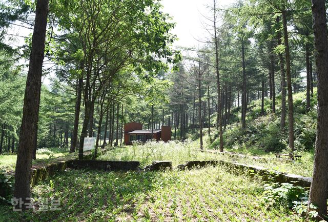 하늘아래 첫 학교, 태기분교는 당시 학생과 교사를 추억하는 작은 전시실로 꾸며졌다. 최흥수기자