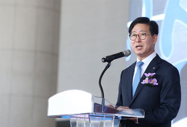 양승조 충남지사가 15일 천안 독립기념관에서 열린 제73주년 광복절 및 정부수립 70주년 경축사를 하고 있다. 충남도 제공