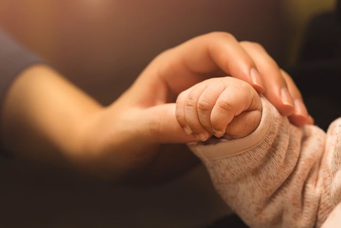 일각에서는 아동 차별에 반대해 '불필요한 시선 주기 자제', '노약자 및 임산부 보호석 사수하기' 등의 실천 바람이 불고 있다. 게티이미지뱅크