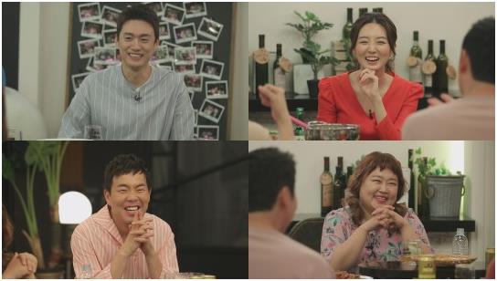 오상진이 김소영의 팬심을 폭로했다. tvN ‘인생술집’ 제공