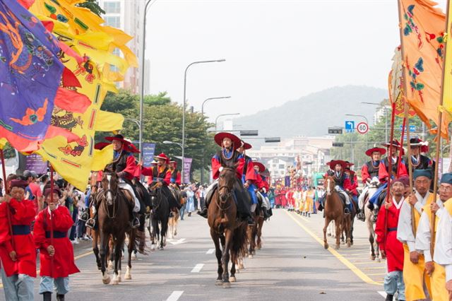 정조대왕 능행차 전경. 수원시 제공