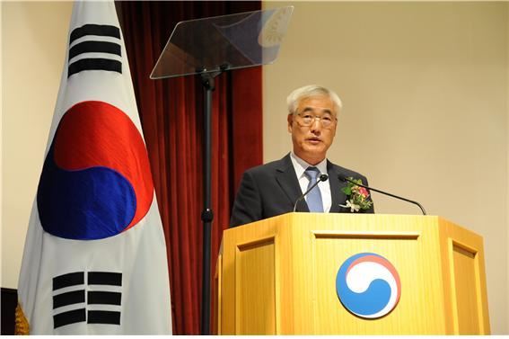 김종석 신임 기상청장이 27일 서울 동작구 기상청에서 취임사를 하고 있다. 기상청 제공