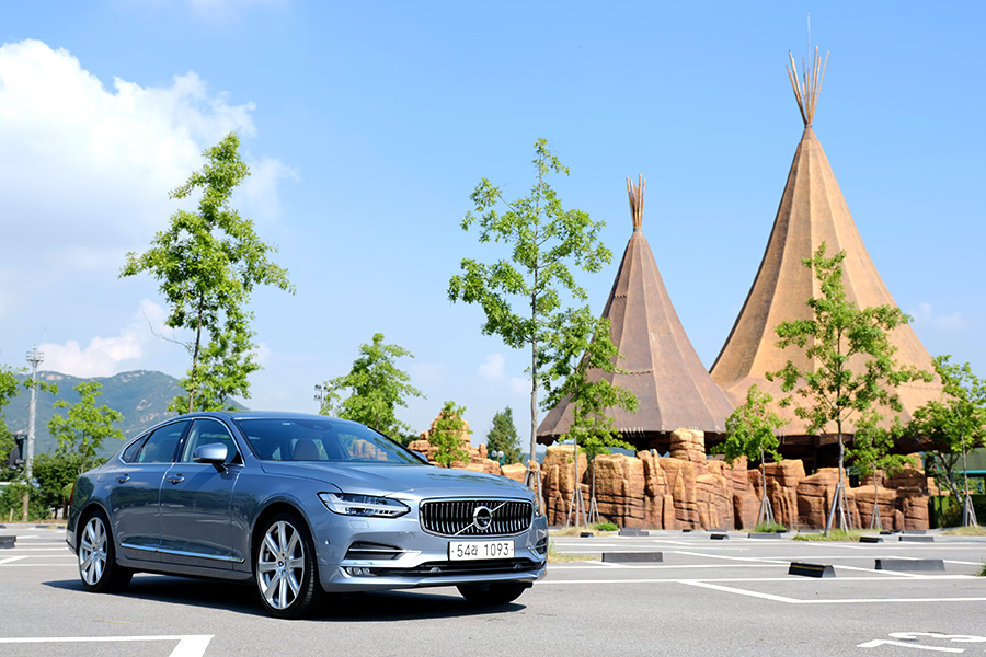 Volvo S90 D5 AWD (18)