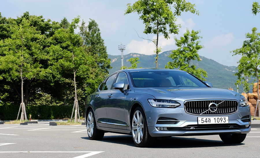 Volvo S90 D5 AWD (3)