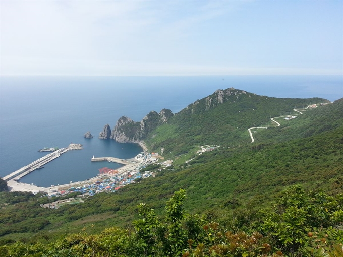 전남 신안군 가거도항 전경. 신안군 제공/2018-09-06(한국일보)