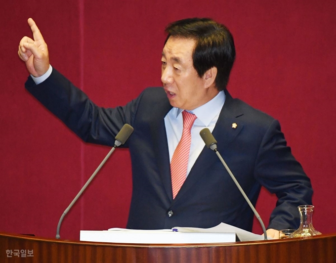 김성태 자유한국당 원내대표가 5일 국회 본회의장에서 국회 교섭단체 대표연설을 하고 있다. 오대근 기자